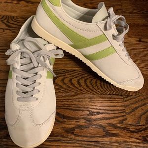 Never Worn! Super cute Golas